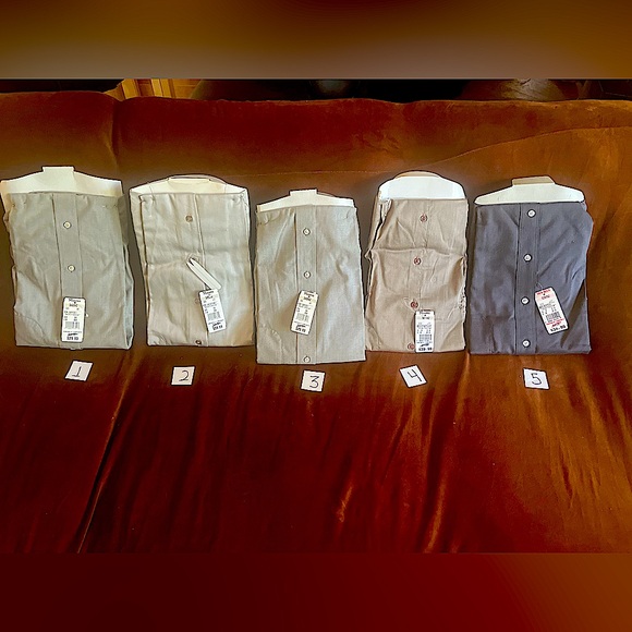 5 men’s dress shirts, never worn, multiple colours. Sizes are in the pictures. - Picture 2 of 9